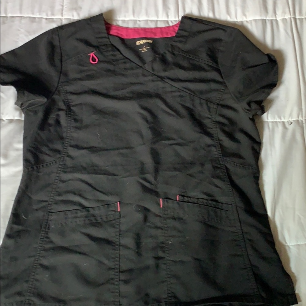Scrub shirt